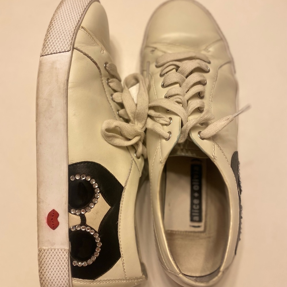 Alice and Olivia sneakier